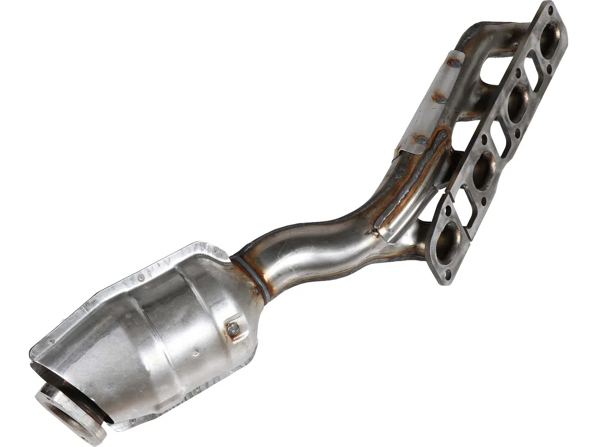 OEM Nissan Infiniti Exhaust Manifold w Cat VK56DE Z1 Off