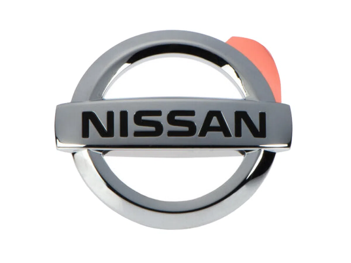 OEM 02 04 Nissan Pathfinder Rear Hatch Emblem Nissan Z1 Off